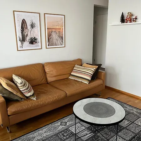 アパート A Cozy With Three Right Next To The Center